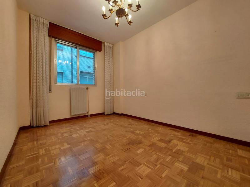 Foto d0b4121d-d8e6-4a09-a6ee-4d294e20890d. Pis amb calefacció aparcament a Residencia Logroño