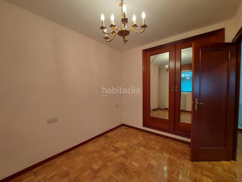 Foto d9154524-7d68-4557-bcc9-6b8f4dd2d65b. Pis amb calefacció aparcament a Residencia Logroño