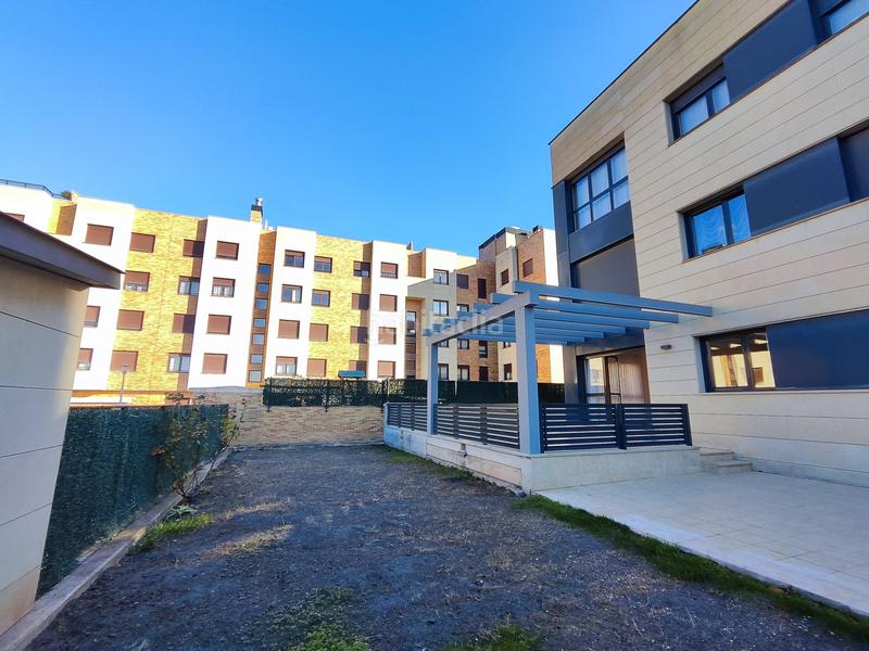 Foto babf42fe-12b6-4a27-a3f0-5bbcb7d27535. Pis amb calefacció aparcament piscina a La Cava - Fardachón Logroño