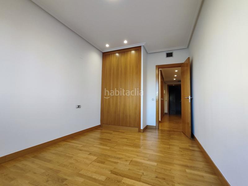 Foto c7cdbc27-e4e4-42e2-9eb6-cb09f912bb7e. Pis amb calefacció aparcament piscina a La Cava - Fardachón Logroño