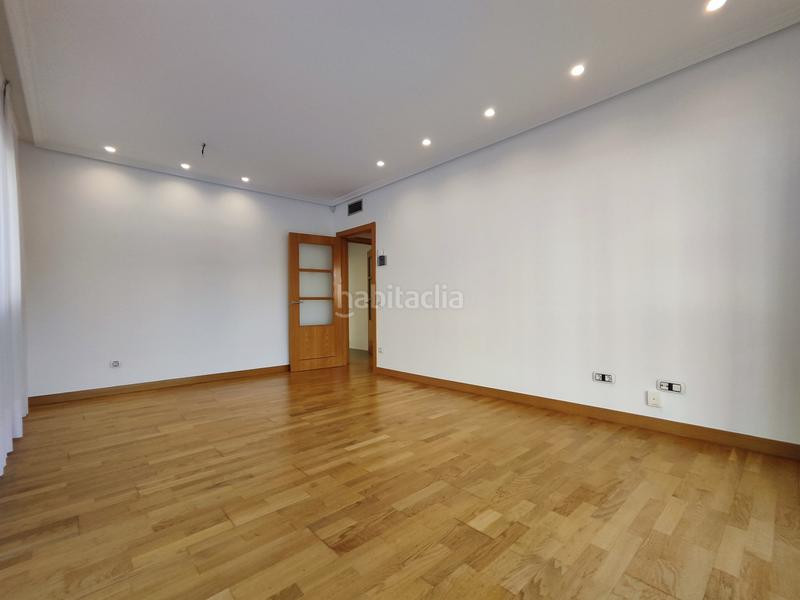 Foto dabf7656-226a-442a-9e2d-69b0354ad911. Pis amb calefacció aparcament piscina a La Cava - Fardachón Logroño