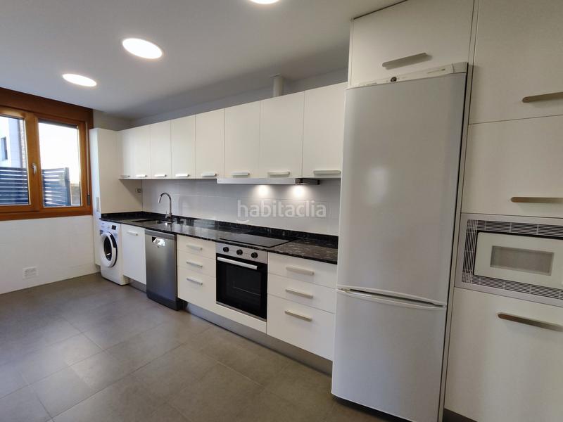 Foto ff3e8db7-17dd-4cb9-bf20-d75e0b893cec. Pis amb calefacció aparcament piscina a La Cava - Fardachón Logroño