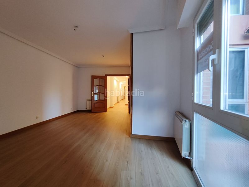 Foto ef5dc17b-53d7-4ca7-9b63-ecd055abecaf. Pis amb calefacció a Juzgados Logroño