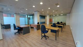 Location Local commercial  Logroño - ronda de los cuarteles. Local en alquiler en esquina en el cubo en logroño