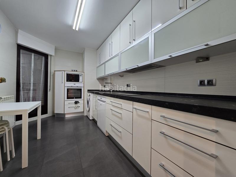 Foto 883e728f-8cdd-4add-a93f-5acf377a4859. Miete etagenwohnung mit heizung parking pool in Cascajos - Piqueras Logroño