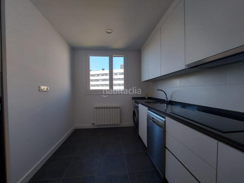 Foto e28e82b9-2ef7-474f-bade-1a0ee15f94e3. Location appartement avec chauffage parking piscine dans Logroño