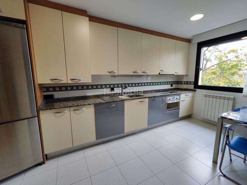 Foto 29a8dd7a-0dca-4a10-ac14-aacdb1f5182b. Pis amb calefacció aparcament piscina a La Cava - Fardachón Logroño