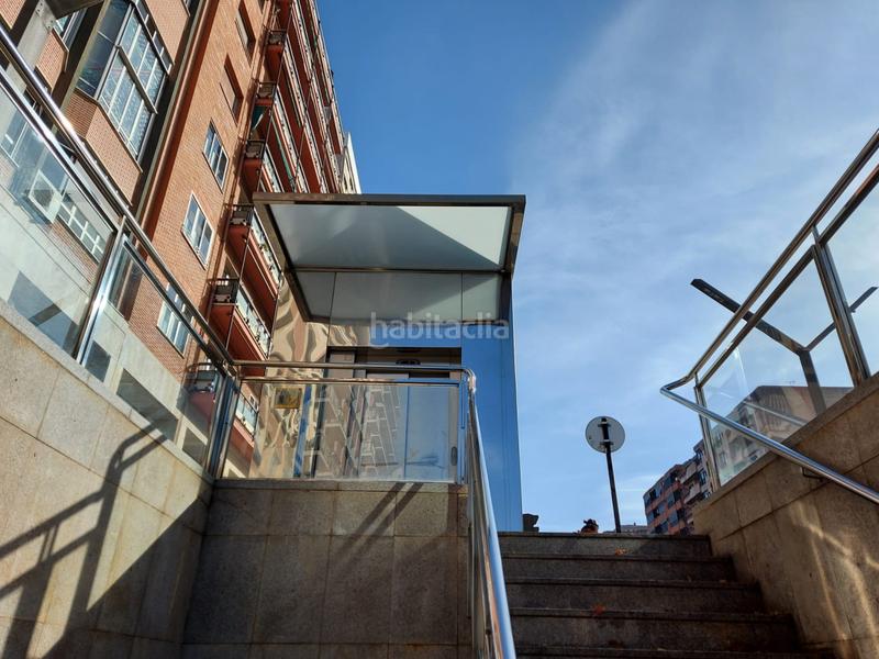 Foto 376f4dbb-f2e4-4335-a945-555857f29604. Parking voiture dans Gran Via Logroño