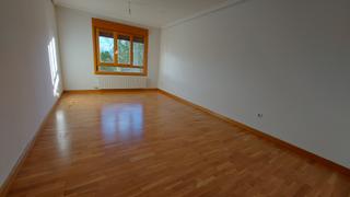 Lloguer Pis  Logroño - avenida lope de vega. Piso 4 dormitorios, 2 baños, garaje y 2 trasteros, piscina en ca