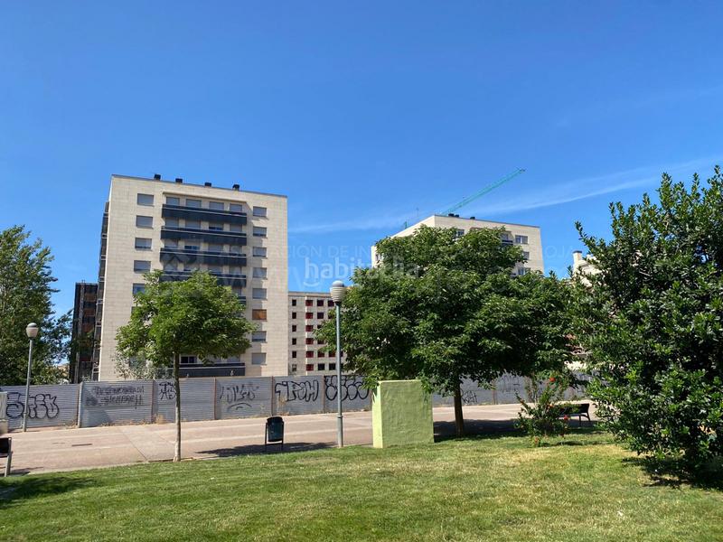 Foto ce468c35-279b-42f7-a7b6-00a0ebae3e44. Flat with heating parking pool in Cascajos - Piqueras Logroño