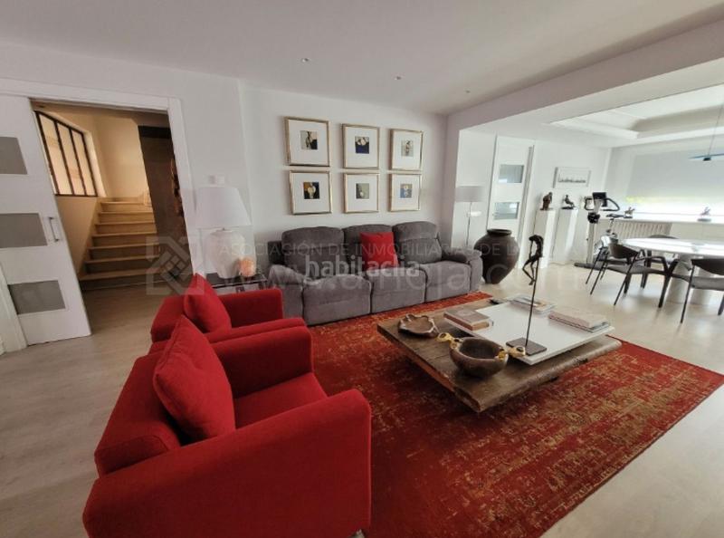 Foto 00a50a77-97fc-4cf1-a90f-a3970a52ae5e. Maison jumelée avec chauffage parking piscine dans Avenida Madrid Logroño