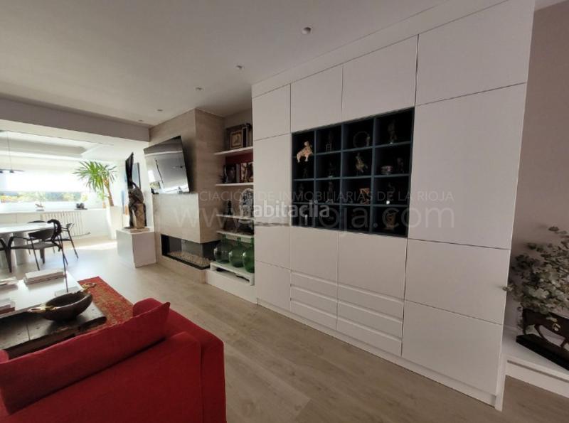 Foto 104a1dd2-c68f-4017-8410-c854852db70e. Maison jumelée avec chauffage parking piscine dans Avenida Madrid Logroño