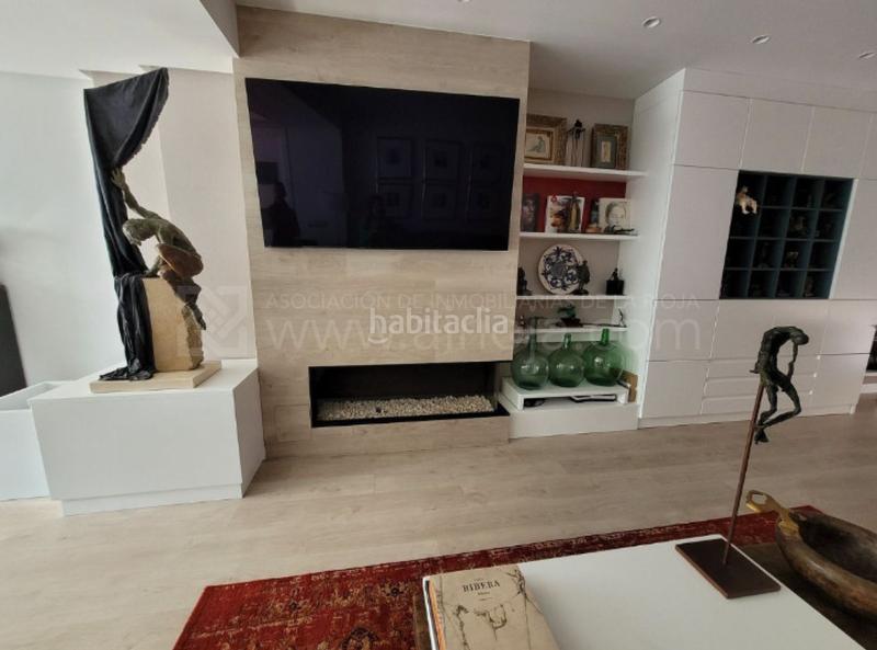 Foto 1b1e0760-a2f8-4cc7-a679-7565d4ec6f47. Maison jumelée avec chauffage parking piscine dans Avenida Madrid Logroño