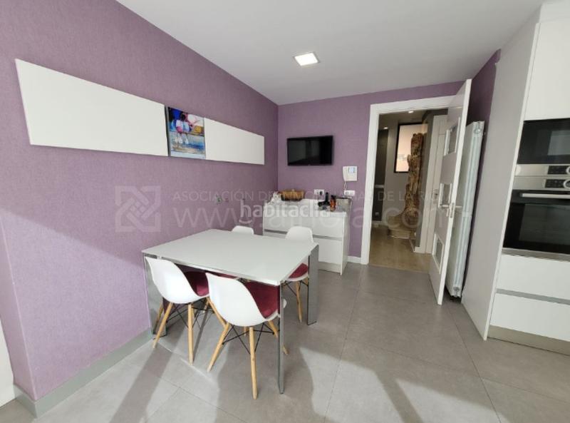 Foto 40b725f4-6fb1-4933-8686-e55fc98c9052. Maison jumelée avec chauffage parking piscine dans Avenida Madrid Logroño