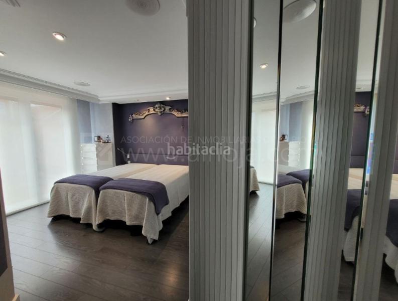 Foto 4f17422d-de6a-4a2a-b6aa-2fcfe13edc21. Maison jumelée avec chauffage parking piscine dans Avenida Madrid Logroño