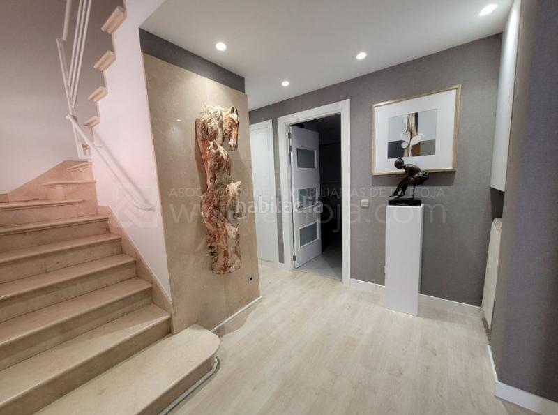 Foto 50b814df-cf94-473e-9ab9-cffd697eb24b. Maison jumelée avec chauffage parking piscine dans Avenida Madrid Logroño