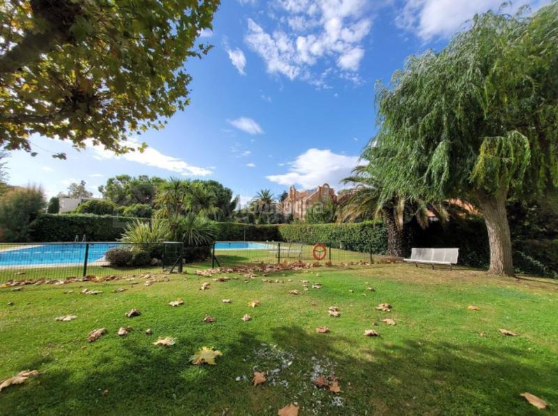 Foto 7a7d8132-981b-43a0-a510-0a613fcafbf8. Maison jumelée avec chauffage parking piscine dans Avenida Madrid Logroño