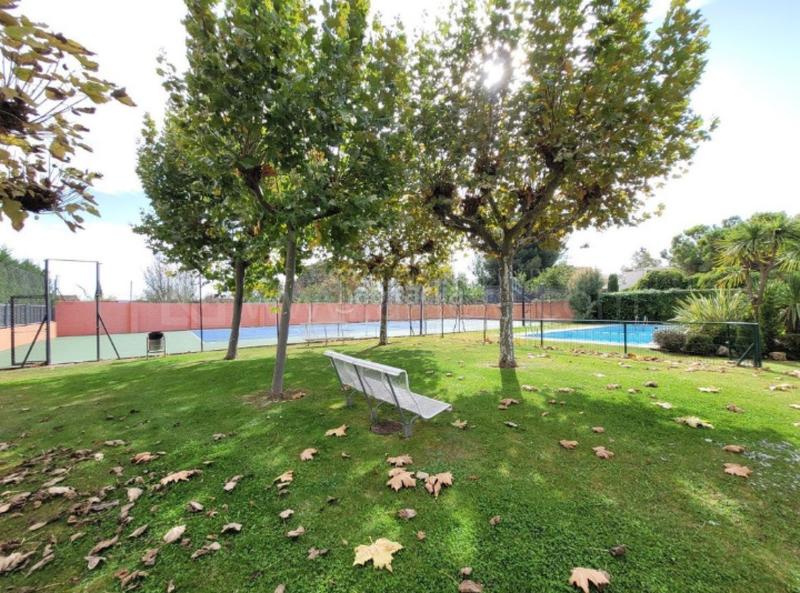 Foto 7d4fd058-a593-4c9b-a576-5a4b87d60c64. Maison jumelée avec chauffage parking piscine dans Avenida Madrid Logroño