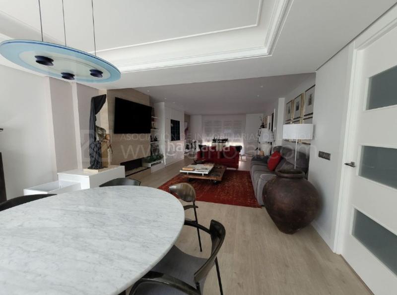 Foto baa81093-4a72-4c3b-8c5e-d739de56eac0. Maison jumelée avec chauffage parking piscine dans Avenida Madrid Logroño