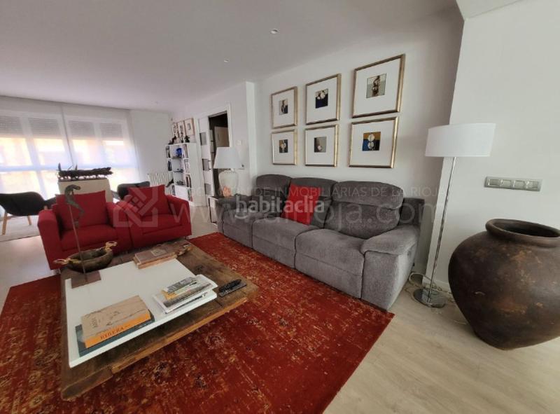 Foto d1898262-13ff-4012-9f9b-d0ca19eb1e61. Maison jumelée avec chauffage parking piscine dans Avenida Madrid Logroño