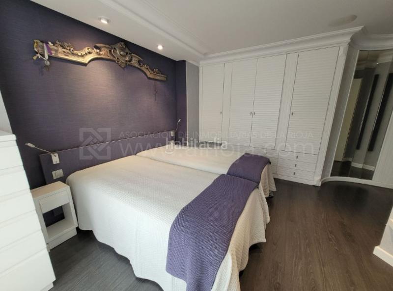 Foto e17b5f0e-18bc-4a51-bf26-e1b0dd0027f2. Maison jumelée avec chauffage parking piscine dans Avenida Madrid Logroño