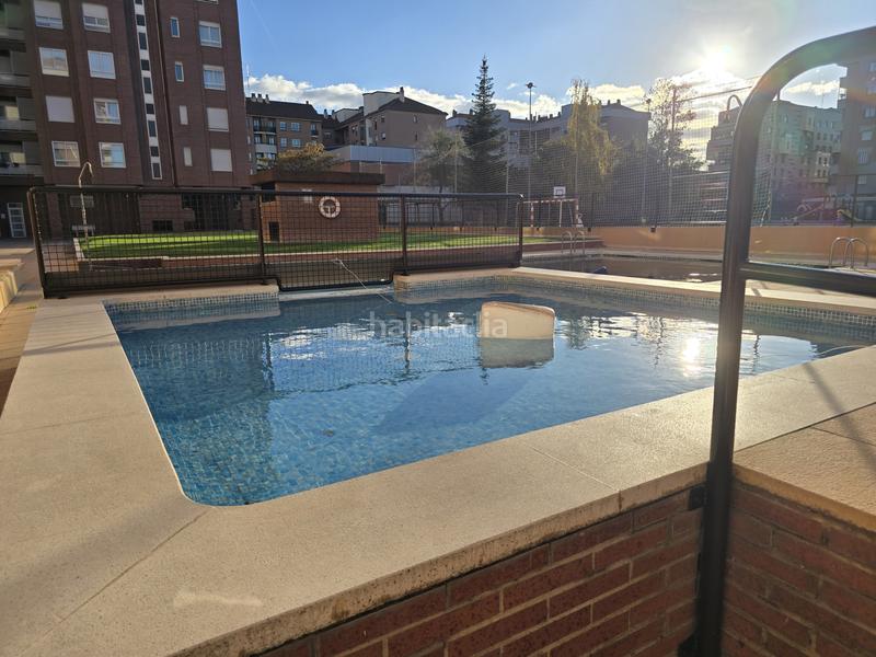 Foto 06a90dd1-8c79-40e9-9576-30f3aa544ba7. Rent flat with heating parking pool in Cascajos - Piqueras Logroño