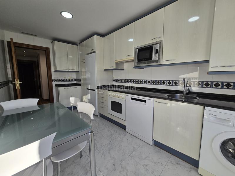 Foto f0fca4a8-fadb-4a20-ab46-b200bc9491fe. Rent flat with heating parking pool in Cascajos - Piqueras Logroño