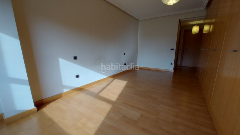 Foto b390e053-c2fa-443f-bb2d-a06f6300514e. Pis amb calefacció aparcament a San Adrián Logroño