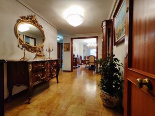 Etagenwohnung  Logroño - avenida de colón. Piso muy luminoso en el centro de logroño, junto a la estación d