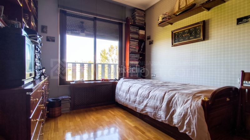 Foto 2a7e81bd-26ad-4ff2-a100-80cf97920123. Casa amb calefacció piscina a Avenida Madrid Logroño