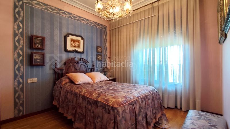 Foto c33bd5ba-49f9-46c8-bbd8-e99eb6eaab19. Casa amb calefacció piscina a Avenida Madrid Logroño