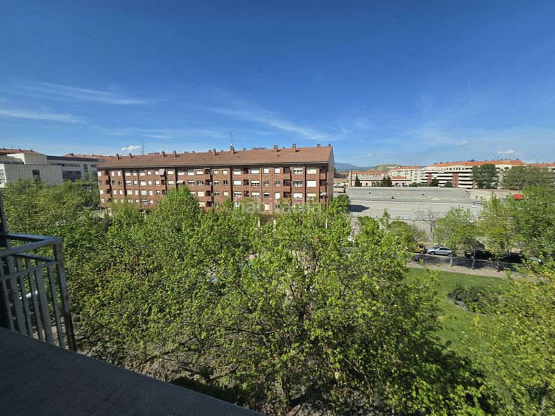 Foto 223d4ee4-1ef5-4387-9a15-6dd42a9efd88. Pis amb calefacció aparcament a Portillejo - Valdegastea Logroño