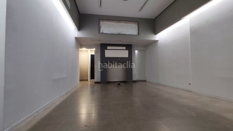 Foto 82e1a1a9-8714-4cee-8145-9535f1b6b617. Lloguer local comercial a Gran Via Logroño