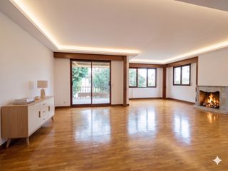Towny house in Avenida Madrid. Chalet pareado ,muy amplio, cercano al centro centro de logroño.