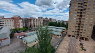 Etagenwohnung  Logroño - marqués de la ensenada. Vivienda de 3 dormitorios, baño y aseo, garaje, terraza en marqu