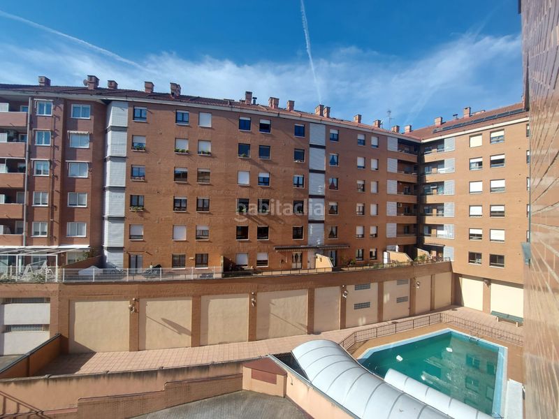 Foto a0921644-c31c-4c01-8066-dd61cc3caec6. Pis amb calefacció aparcament a San Adrián Logroño