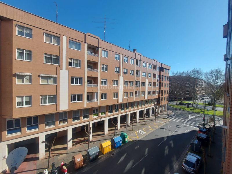 Foto cff868eb-ce10-42a1-812f-a1977ef894c7. Pis amb calefacció aparcament a San Adrián Logroño