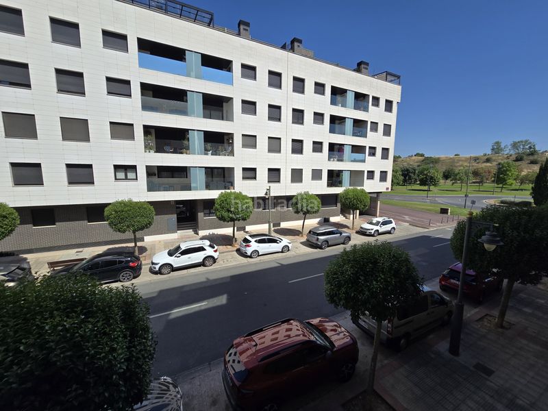 Foto b715ea9a-191c-4311-bb3a-460d8f734e6e. Pis amb calefacció piscina a El Campillo - Norte Logroño