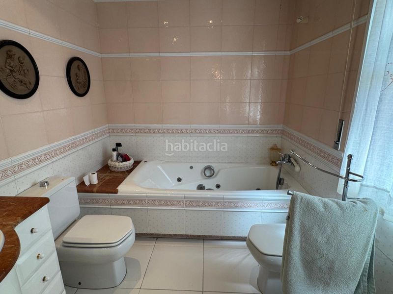 Foto bb5b22aa-6a78-4bed-be11-13bd33470804. Casa amb calefacció aparcament piscina a Avenida Madrid Logroño