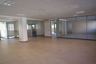 Location Bureau  Logroño - rio lomo. Oficina con cuatro despachos acondicionada en zona de los lirios