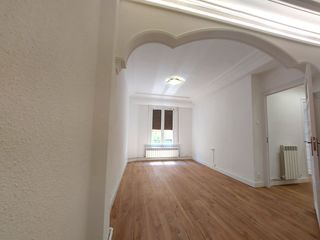 Flat  Logroño - albia de castro. Vivienda con encanto en el centro. logroño. reformada. exterior.
