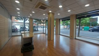 Lloguer Local Comercial  Logroño - torremuña. Local en alquiler en esquina en calle chile