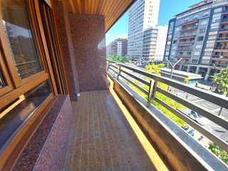 Pis  Logroño - san antón. Precioso piso de 3 habitaciones  y 2 baños en la gran vía de log