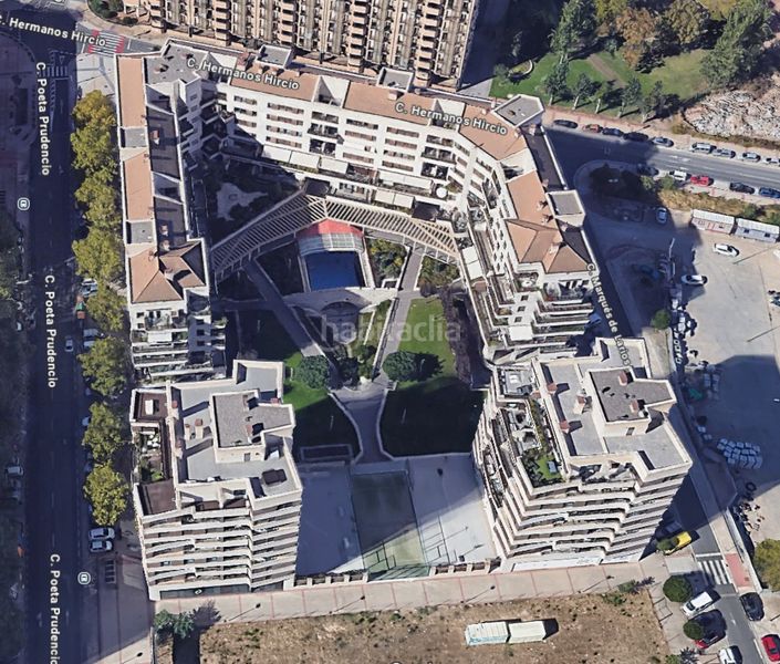 Foto e84e9e5e-4a80-4c07-a84b-26b01f64acbb. Pis amb calefacció aparcament piscina a Cascajos - Piqueras Logroño