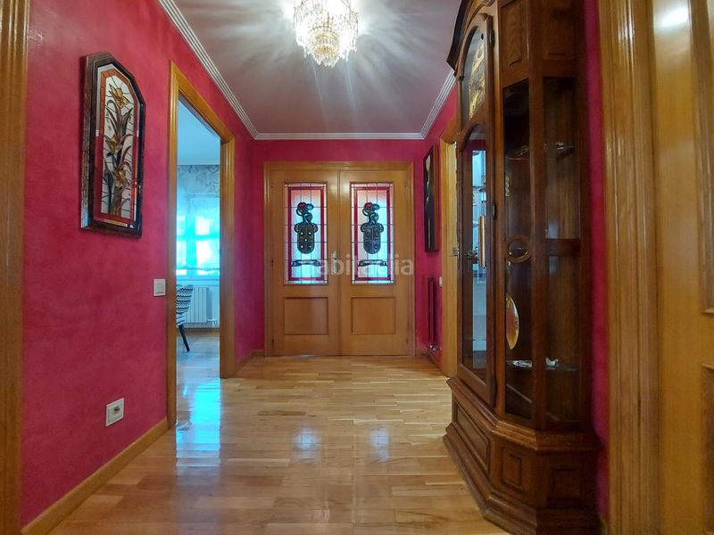 Foto 241d387f-729d-49a2-8572-a5eb86bd7e06. Casa amb calefacció aparcament a Avenida Madrid Logroño