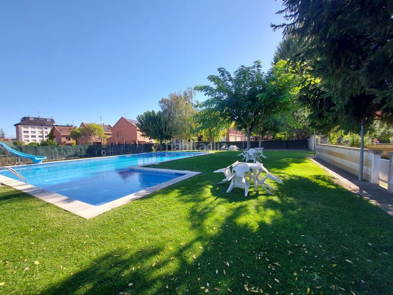 Foto 6784c704-0fef-4a2c-b3c5-6bd17e03ae26. Casa amb calefacció aparcament a Avenida Madrid Logroño