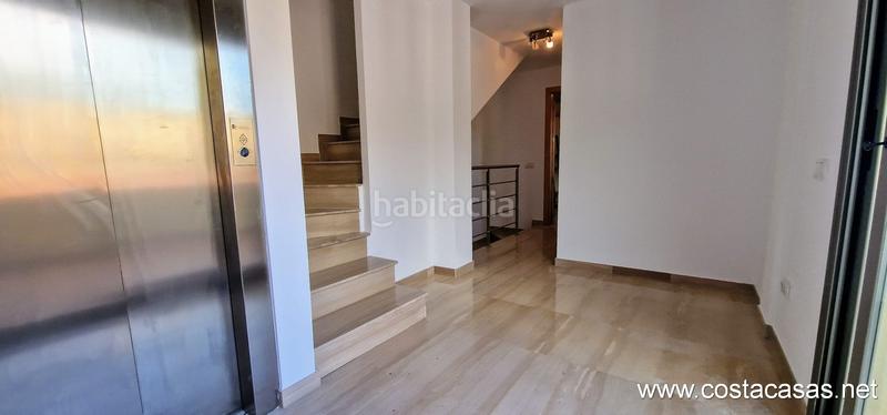 Foto f59594ea-c7fe-4c9e-94de-a0dd51416a13. Lloguer xalet amb aparcament piscina a les botigues de Sitges Sitges