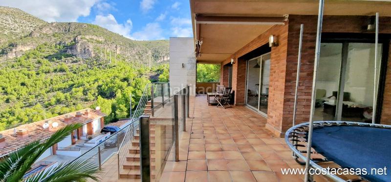 Foto 5dd22307-1af6-4a6d-9485-05791b3d7f27. Rent chalet with parking pool in les botigues de Sitges Sitges