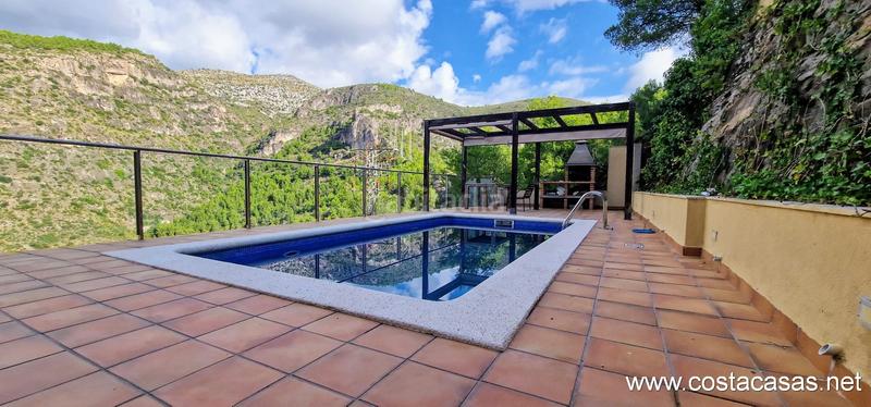 Foto bed22619-ad56-4730-bfdb-5b2a5f7a6bee. Rent chalet with parking pool in les botigues de Sitges Sitges