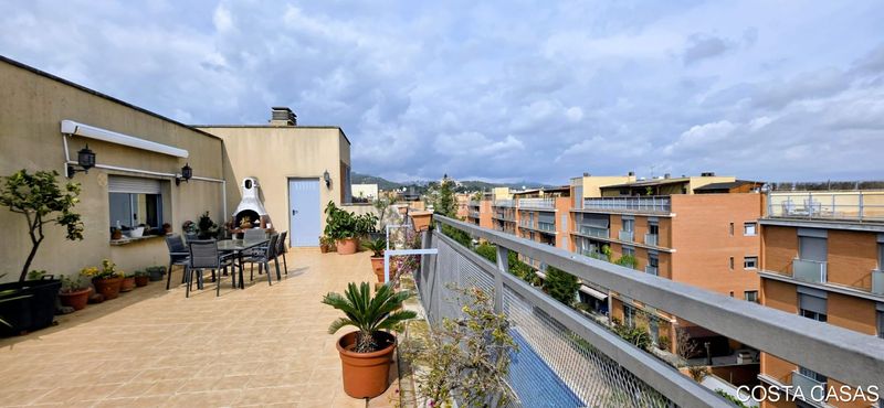 Foto 1ad012fa-f7af-41c2-a9fa-fe4c3a2c969d. Dúplex amb calefacció aparcament piscina a Can Bou Castelldefels